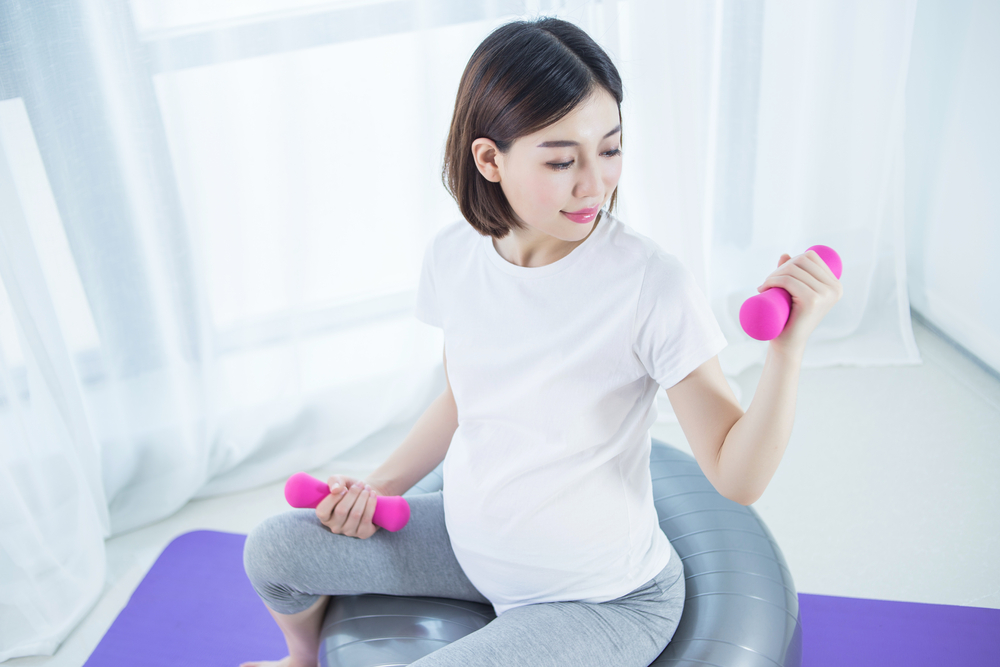 4 bài tập thể dục giúp mẹ bầu dễ sinh
